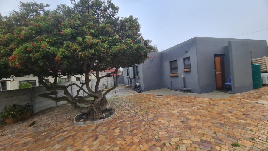 To Let 3 Bedroom Property for Rent in St Dumas Western Cape